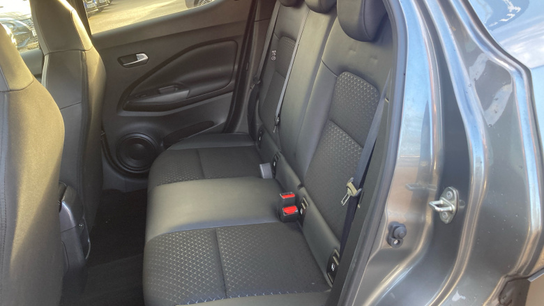 Nissan Juke 1.0 DiG-T 114 N-Connecta 5dr Petrol Hatchback